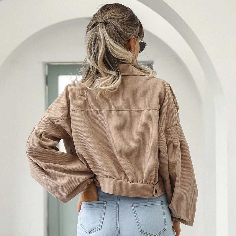 Damska kurtka z kordu w stylu cropped